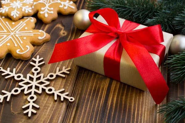 Рождественский Подарок Печенье Деревянном Фоне — стоковое фото