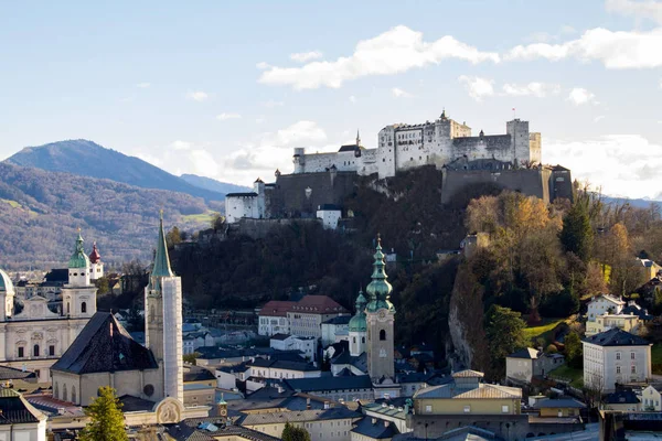 Widok Średniowieczny Zamek Miasto Salzburg Austria — Zdjęcie stockowe