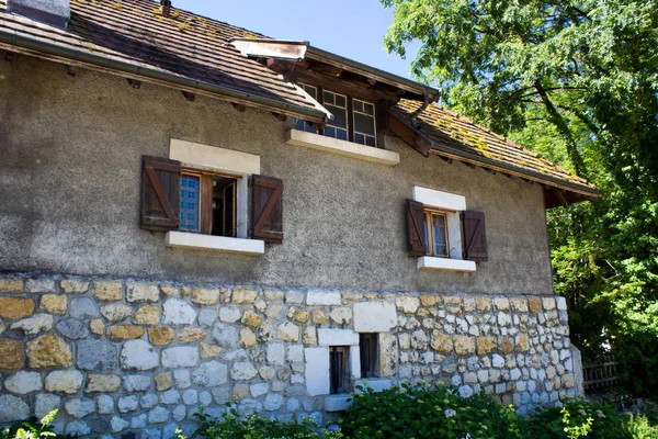 Schönes Altes Haus Sommertag Nahaufnahme Annexion Frankreich — Stockfoto