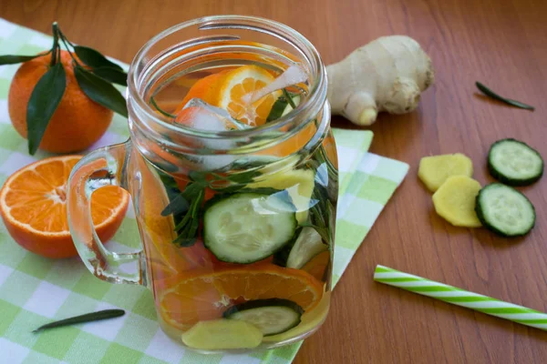 Agua Desintoxicación Con Mandarinas Pepino Jengibre Servilleta Verde —  Fotos de Stock