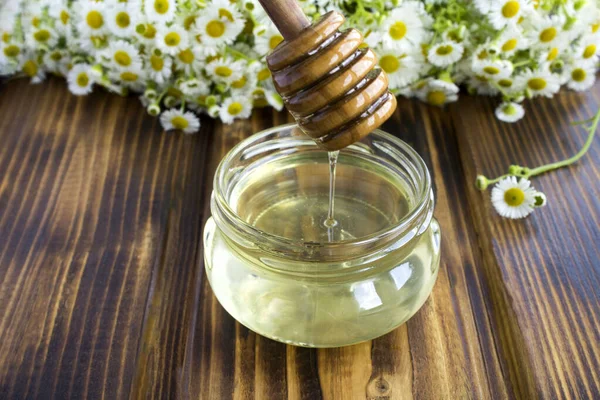 Honey Glass Jar Chamomiles Brown Wooden Background — Stock Photo, Image