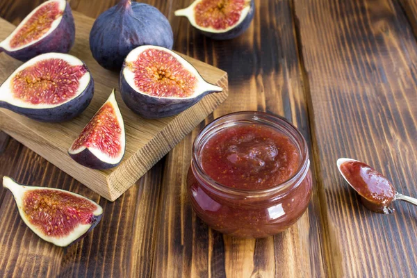 Fig Jam Frasco Vidro Mesa Madeira Marrom — Fotografia de Stock