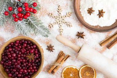 Yaban mersinli turta malzemelerinin üst görünümü