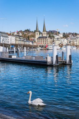Güzel havadan görünümü Dört Kanton Gölü, şehir bahar mevsimi, tekneler ve gemiler, seyahat ve tatil Europe kavramı tekne club, Luzern, İsviçre