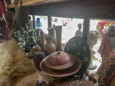 Kruje, Arnavutluk - Haziran 2018: Kruja, Doğum şehir ulusal kahraman İskender Bey geleneksel Osmanlı çarşı.