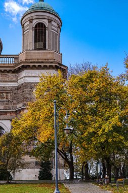 Estergon, Macaristan - Nomember, 2017: Meşhur Estergon Bazilikası Estergon, Macaristan görünüm.