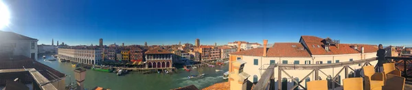 Vedere panoramică asupra Marelui Canal și a orizontului din Veneția, Italia. Ziua Însorită — Fotografie, imagine de stoc