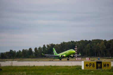 Rusya, Moskova, Temmuz 2017 - Domodedovo Uluslararası Havaalanı, kalkışa hazırlık