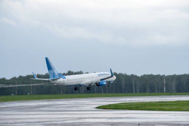 Rusya, Moskova, Temmuz 2017 - Vnukovo Uluslararası Havaalanı, kalkışa hazırlık