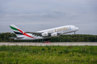 Rusya, Moskova, Temmuz 2017 - Domodedovo Uluslararası Havaalanı, kalkışa hazırlık