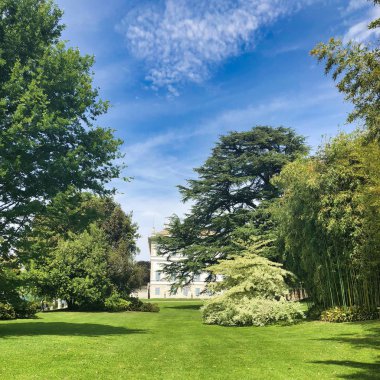 Park Villa Melzi Bellagio Ünlü İtalyan Gölü Como, bulutlu gökyüzü