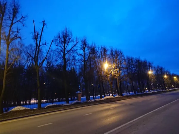 Verkehr Der Stadt Bei Nachtverkehr Der Stadt Bei Nacht — Stockfoto