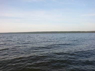 Sıcak akşam, Volga nehri kıyısında gün batımı