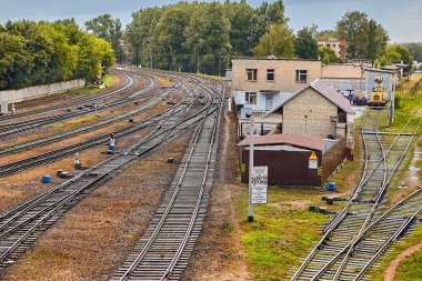 Vitebsk, Beyaz Rusya - 7 Temmuz 2018: görünümü ile tahıl ambarları ve Belarus demiryolu parça.