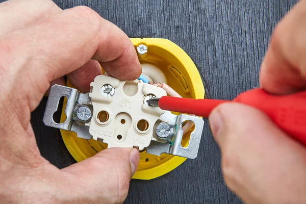 Primer Plano Instalación Toma Corriente Doméstica Red Eléctrica Doméstica — Foto de Stock