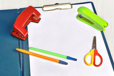 Pano boş kağıt, enstrüman, Kırtasiye ve ofis malzemeleri yazma ile.