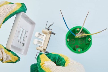 Yeni çift ışık anahtarı yapma.