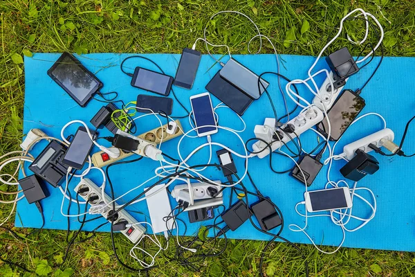 Many charges, electric devices and smartphones.