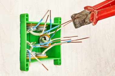 Elektrik işlerinde uçuk uçluların kullanımı.