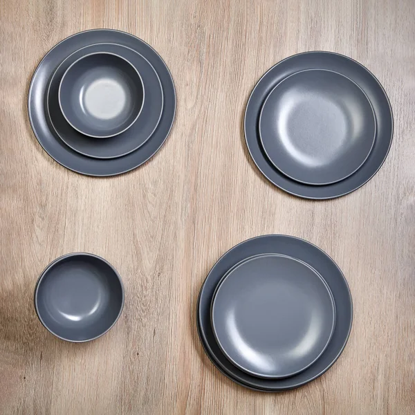 Керамічний Сірий Посуд Тарілки Миски Набір Кухонного Посуду Домашнього Використання — стокове фото