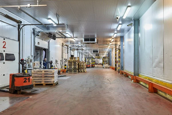 Petersburg Russia October 2016 Loading Unloading Area Cold Grocery Warehouse — Stock Photo, Image