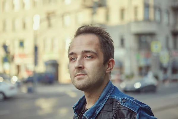 Face Serious Russian Man Background City Street Summer Evening Close — Stock Photo, Image