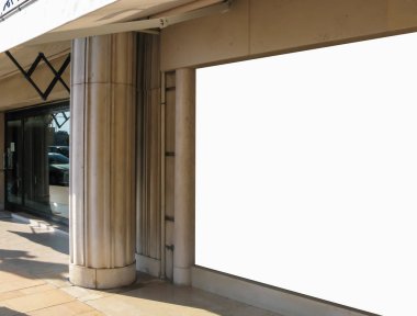 Büyük açık şehir kentsel beyaz boş reklam Billboard afiş işareti kadar alay et. İzole şablonu