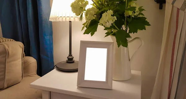 Boş resim çerçevesi boş reklam afiş Poster sahte izole şablon kırpma yolu