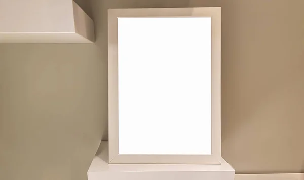 Boş resim çerçevesi boş reklam afiş Poster sahte izole şablon kırpma yolu