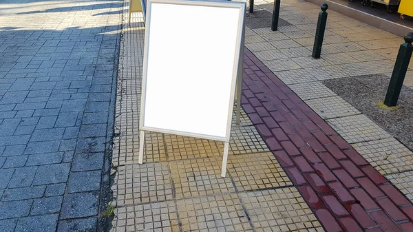 Boş Reklam Banner reklam şablon sahte kadar izole kırpma yolu