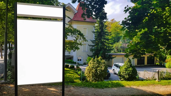 Büyük boş açık Reklam Banner işareti