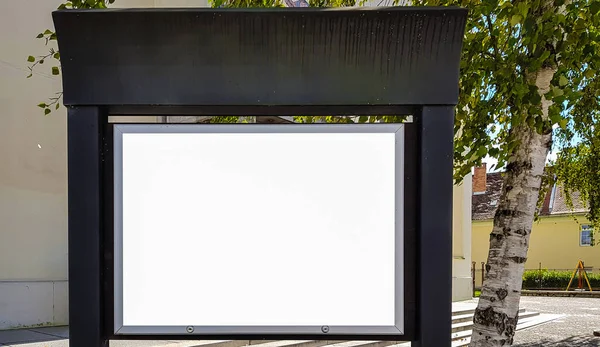 Büyük boş açık Reklam Banner işareti