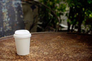 paslı tablo, kağıt bardak, boş, stok fotoğraf sıcak latte kadar kapatın