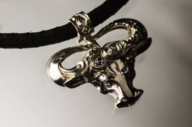 Gümüş Toros kolye, boğa, bufalo. Astroloji Burcu. Özel el yapımı takılar