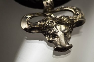 Gümüş Toros kolye, boğa, bufalo. Astroloji Burcu. Özel el yapımı takılar