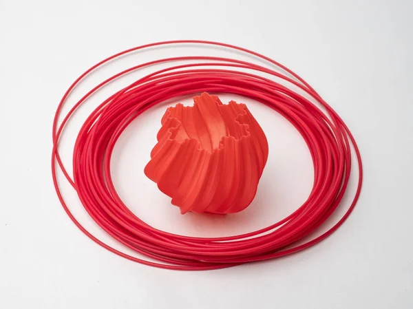 Filament rouge pour imprimante 3D — Photo