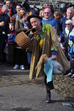 Heptonstall, İngiltere - 20 Mart 2018. Heptonstall batı yorkshire geleneksel iyi cuma paskalya hızı yumurta oyun Aktör