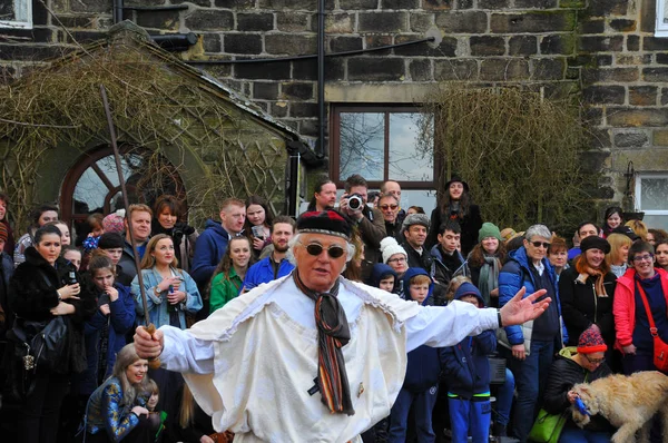 Heptonstall, İngiltere - 20 Mart 2018. Heptonstall batı yorkshire geleneksel iyi cuma paskalya hızı yumurta oyun Aktörler