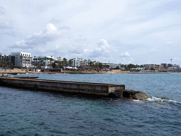 Widok Morze Port Pafos Cypr Budynków Hotelowych Promenady — Zdjęcie stockowe