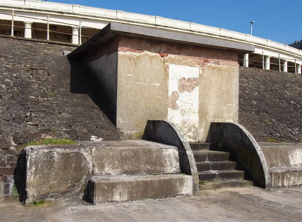 blackpool lancashire deniz duvarı boyunca terk edilmiş bir sığınak kadar bloke