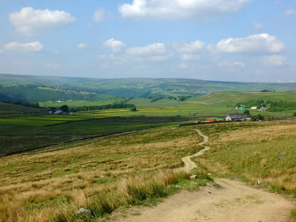 Largo Sendero Serpenteante Que Corre Cuesta Abajo Páramo Stoodley Yorkshire — Foto de Stock