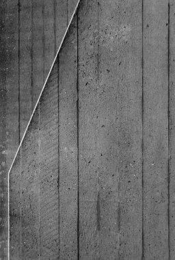 dikey ahşap patter ile gri döküm beton dokulu arka plan