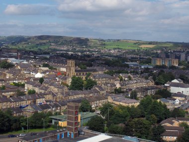 batı Yorkshire'daki Halifax kasabasının panoramik ariel görünümü 