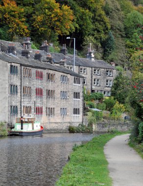 towpath tekne ve taş ile Hebden köprüde rochdale kanal 