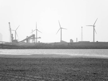 yel değirmenleri ve sanayi ile crosby plaj