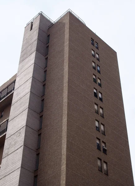 tenerife eski brutalist highrise bina