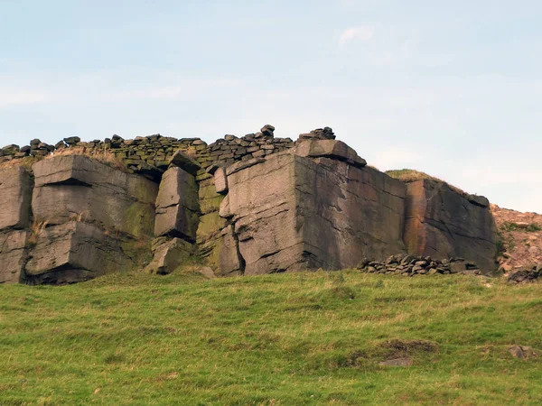 Rocky Outcrops Boulders Stone Walls Yorkshire Moors — Stock Photo, Image
