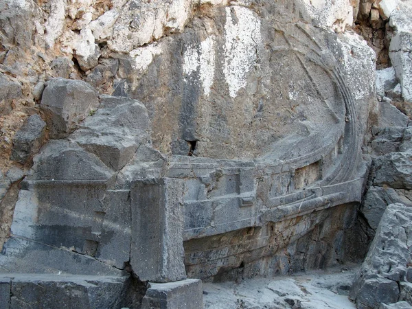 Antiguo relieve del trireme griego en la acrópolis de lindos rode — Foto de Stock