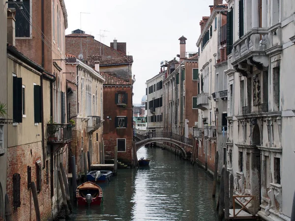 Canal in venice — Stock Photo, Image