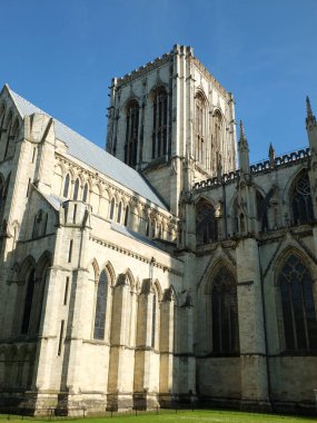 Bell kule ve Çatılarla York Minster 